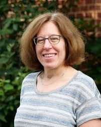 Lorraine Simon's Instagram, Twitter & Facebook