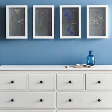 Ikea France On Instagram Astuce Deco Pour Creer Votre Mur Galerie Prenez Le Plus Grand Cadre Comme Point Central Et Part Ikea Ikea I Glass Display Case