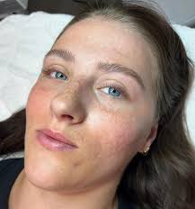 Say goodbye to your lash curler and mascara… and say hello to lifted lashes  🤩 Another beautiful lash transformation! Swipe to see her before!  📍@nikkibsbeautybar