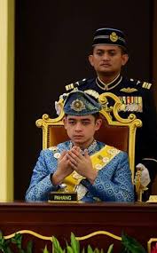 Tengku hassanal ibrahim alam shah's age is 25. Warisan Raja Permaisuri Melayu Kebawah Duli Yang Maha Mulia Pemangku Raja Pahang Tengku Hassanal Ibrahim Alam Shah