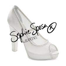 Le scarpe cerimonia donna 2020 guardano alle tendenze di stagione che, assolutamente chic, ti faranno sentire l'invitata perfetta. Negozi Scarpe Sposa Catania