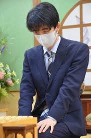 He is the youngest person to be awarded professional status by the japan shogi association and one of only five players to become. ä¸‰å† æŒ'æˆ¦çŽ‹æ‰‹ è—¤äº•è¡å¤ªäºŒå† ãŒå¡çŽ‹æˆ¦ã§æŒ'æˆ¦è€…æ±ºå®šæˆ¦ã«é€²å‡º ã‚¹ãƒãƒ¼ãƒ„å ±çŸ¥