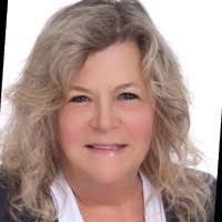 Jenna Seaman's Instagram, Twitter & Facebook