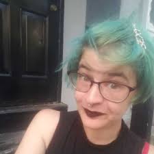 Ellie Lambert (@EllieLambertpen)