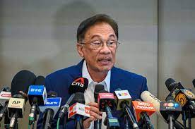 Pkr president anwar ibrahim and umno president ahmad zahid hamidi. S Gor Reps Say They Are Aware Of Anwar S Move The Star