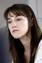 Fille de serge gainsbourg et de jane birkin.filleule de yul brynner, charlotte gainsbourg est initiée très tôt au piano, et songera longtemps à se diriger vers la peinture. 21 Gramos Kinepolis Espana