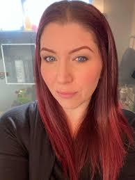 Introduction of a hairstylist from upstate NY