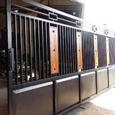 Selain pagar tembok dan pagar batu alam, pagar rumah minimalis dari kayu bisa menjadi alternatif bagi anda yang tetap menginginkan kesan alami umumya, pagar rumah dari kayu bukanlah pagar yang terbuat dari kyu secara keseluruhan, namun merupakan kombinasi kayu dan bahan lainnya. Facebook