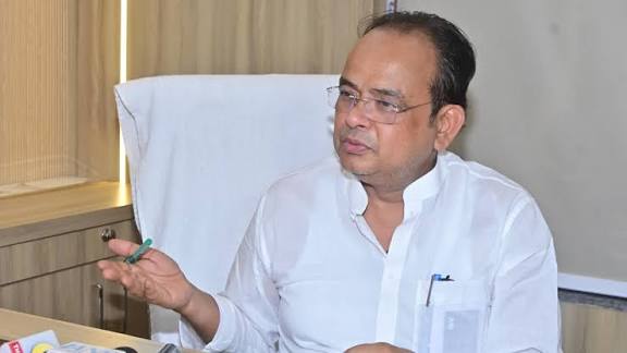 हज यात्रा की तैयारियों को लेकर मंत्री डॉ इरफान अंसारी ने की समीक्षा बैठक,  कहा- हजयात्रियों का पूरा ख्याल रखेगी सरकार