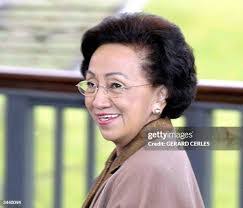 Delia Albert's Instagram, Twitter & Facebook