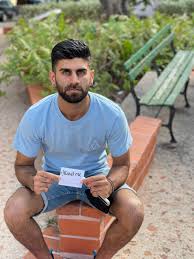 27 - I work at a hookah lounge and have an engineering degree. I need to be  humbled, OBLITERATE ME : rRoastMe