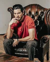 ↳ben barnes playing guess the gibberish on his instagram | 4/24/20. Ben Barnes