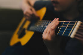 C#m f# yang luar biasa hmm. Lirik Dan Kunci Gitar Cinta Luar Biasa Andmesh Pondok Daud Musik