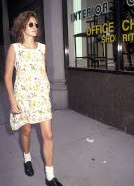 See a recent post on tumblr from @faashiontimeless about 90s style. Julia Roberts S Best 90s Style Moments Popsugar Fashion Middle East