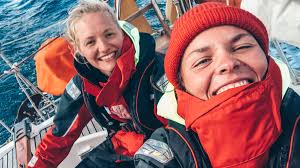 Anna und Malin kaufen ein Schiff