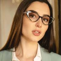 Lina Vaz's Instagram, Twitter & Facebook