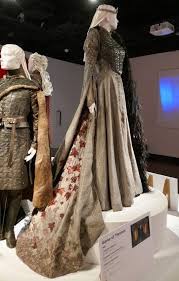 Мартина песнь льда и огня и сериала игра престолов. Die 61 Besten Ideen Zu Sansa Stark Coronation Dress S8 Game Of Thrones Kostume Sansa Stark Game Of Thrones Kleider