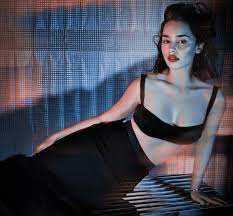 Check spelling or type a new query. Emilia Clarke Hottest Photos 35 Sexy Near Nude Pictures Gifs