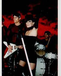 Her 1995 album the woman in me brought her fame, and her 1997 album come. Shania Twain Pa Twitter Man I Feel Like A Woman Behind The Scenes On The Set Of The Video With Marcbouwer