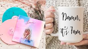 Taylor swift has officially released the deluxe edition of evermore onto streaming platforms, and it comes with two bonus tracks: 10 Amazing Gifts For Taylor Swift Fans