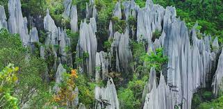 Photo gallery to an article 20 best places to visit in malaysia. Borneo S Unesco Wonders Luxury Malaysia Itinerary Remote Lands