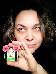 Hi all! I am looking at trying the pansy brooches. The website says there  are step-by-step instructions with photos