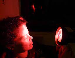 Rotlichtlampe Die Positive Wirkung Von Rotlicht Heizkorper Wissen