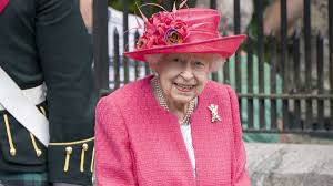 Maybe you would like to learn more about one of these? Queen Elizabeth Ii Strahlt Wieder So Gut Geht Es Ihr In Schottland Leute