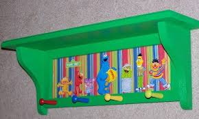 Sesame Street Shelf With Pegs 40 00 Via Etsy Sesame Street Bedroom Elmo Bedroom Sesame Street Room