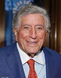 Tony Bennett 90 Cancels Three Concerts As He Battles Flu Daily Mail Online