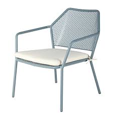 Stackable Garden Armchair In Blue Metal With White Cushion Maldives On Maisons Du Monde Take Your Pick From O Coussin Blanc Fauteuil Jardin Chaise D Exterieur
