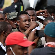 Duduzile zuma is the daughter the president jacob who was married to her husband, lonwabo smabudla. It Is Not Encouraging Looting Duduzane Zuma Responds To Criticism Over His Loot Responsibly Advice