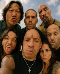 Hello fans I love you all ❤️ I'm waiting for the first 50 persons to  message me inbox saying I love you too 😘 #therock