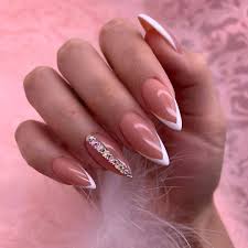 Cyrkonie Do Manicure 2020 Najlepsze Pomysly Na Luksusowy Wystroj