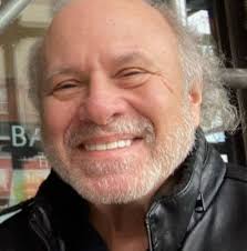 KitchenAid Professional series bowl-lift stand mixer in good working  condition. Heavy-duty model with a powerful motor; great for breads,  doughs, cookies, and everyday baking. • Made in USA (St. Joseph, Michigan) •