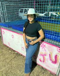 Manuela Mata (@manumata16) • Instagram photos and videos