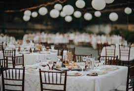 Banyak vendor dekorasi pernikahan yang belum menyediakan wedding package dengan tanaman hidup karena perawatan tanaman butuh tenaga ekstra. Tips Dekorasi Cantik Meja Resepsi Pernikahan Weddingku Com