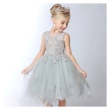 Robe de cérémonie fille couleur gris souris avec fleurs et pétales roses.cette robe est réalisée avec un tissu taffetas et des. Robe Couleur Gris Perle De Ceremonie Pour Petites Filles Sweet Mommy