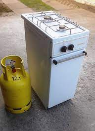 Plinski štednjak KEKEC + plinska boca 12 kg