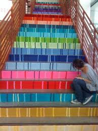 Ju Est Fou Installation By Magda Sayeg Yarn Bombing Escalier Exterieur Escalier Peint