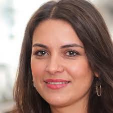 Melanie Mcmahon's Instagram, Twitter & Facebook