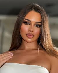 Stefani Alexander's Instagram, Twitter & Facebook