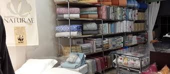 La scelta del design è ampissima e va dai paesaggi ai disegni astratti, dalle lenzuola personalizzate a quelle multicolori, da quelle con decorazioni floreali a quelle con ricami artistici di elaborata fattura artigianale. Negozi Con Prodotti Caleffi A Torino