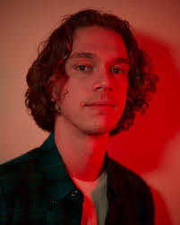 Alex Holliday's Instagram, Twitter & Facebook