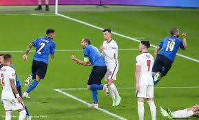 Dans un stade wembley bouillonnant, les deux équipes les plus séduisantes de la compétition, l'italie et l. 1ixt55 Ujakatm