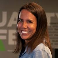 Emily Bay's Instagram, Twitter & Facebook