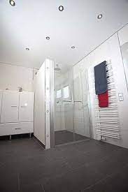 Sogar lehmputz im bad ist möglich, obwohl lehm selbst wenig feuchtebeständig ist. Decke Im Badezimmer Gestalten Plameco Siegen