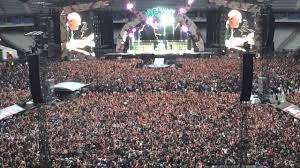 Situé dans la banlieue nord de paris, le stade de france est le plus grand stade outre des matchs de football et de rugby, le stade de france est également le lieu où sont organisés des concerts grandioses, à commencer par les. Ac Dc Live Stade De France 2015 Best Of Youtube