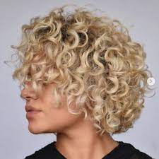 20 Short Blonde Hairstyles To Bring Straight To The Salon Short Blonde Hair Short Blonde Curly Hair Curly Hair Styles