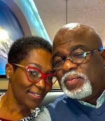 Robert Botley's Instagram, Twitter & Facebook